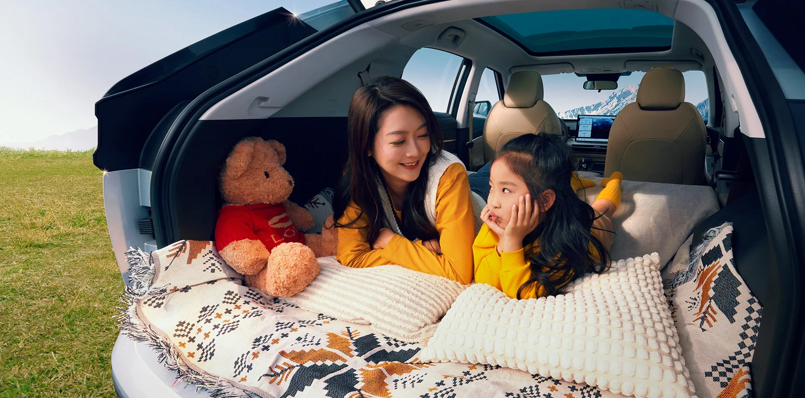 GAC GS4 MAX with rear seats folded in a parked-vehicle lifestyle reference